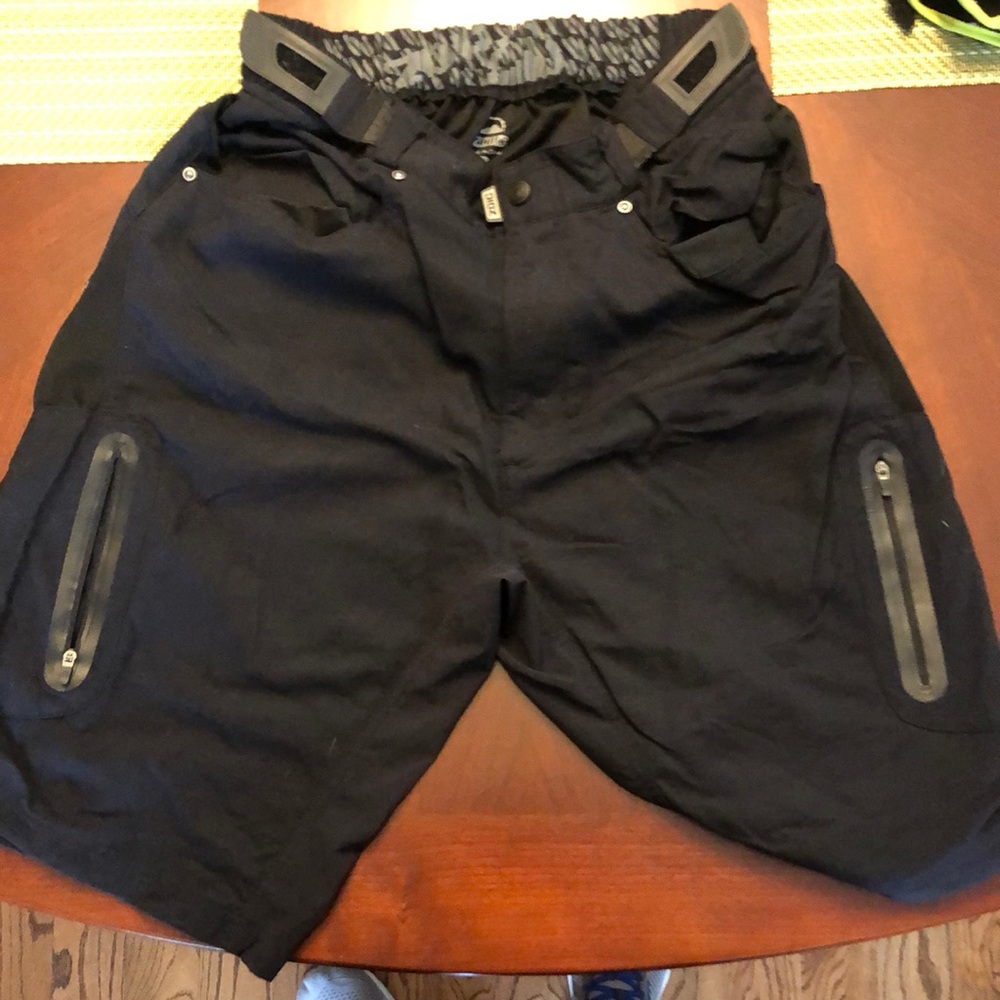 Zoic MTB shorts. Worn once. Like new. No sham.